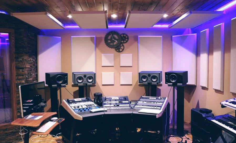 Guide to Purchasing a Home Recording Studio